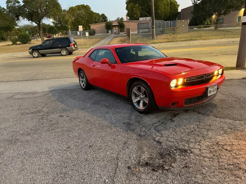 2019 Dodge Challenger 3rd Gen - Image 4 of 14
