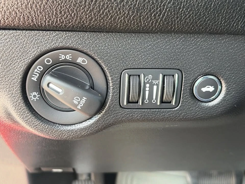 2019 Dodge Challenger 3rd Gen - Image 14 of 18