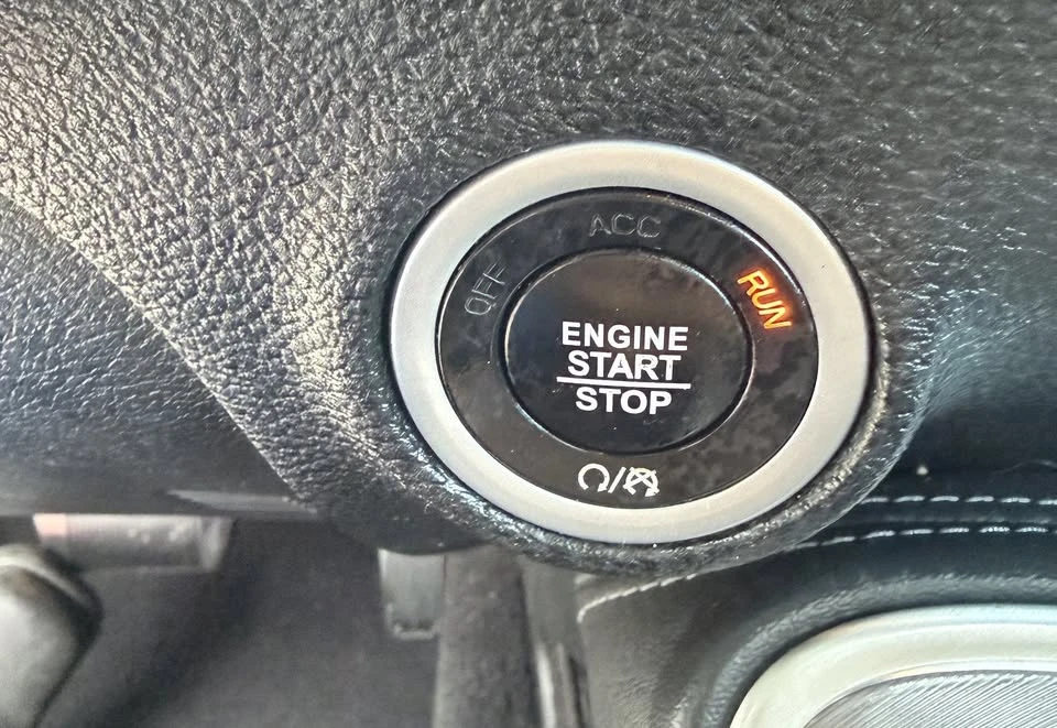 2019 Dodge Challenger 3rd Gen - Image 12 of 17