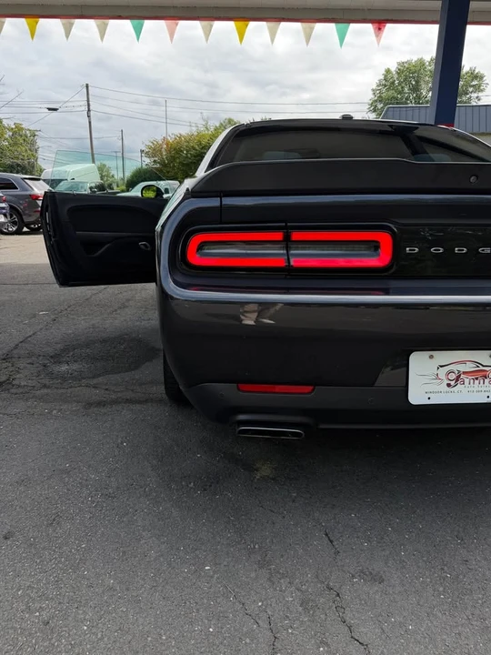 2019 Dodge Challenger 3rd Gen - Image 9 of 15