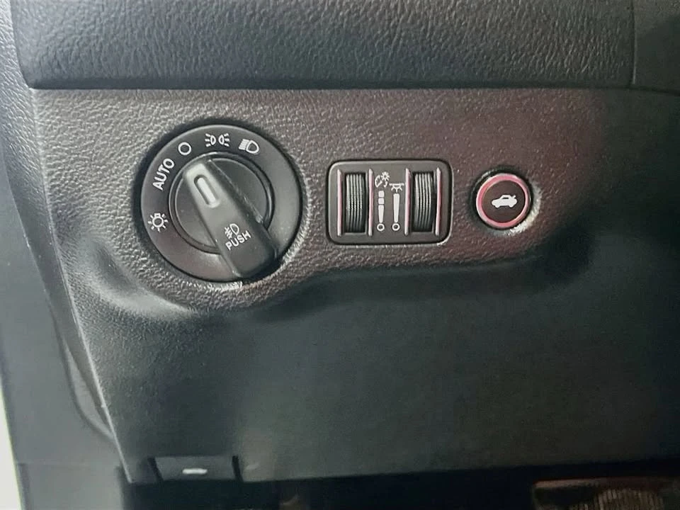 2019 Dodge Challenger 3rd Gen - Image 10 of 20