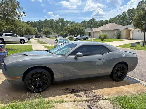 2019 Dodge Challenger SE Coupe 2D