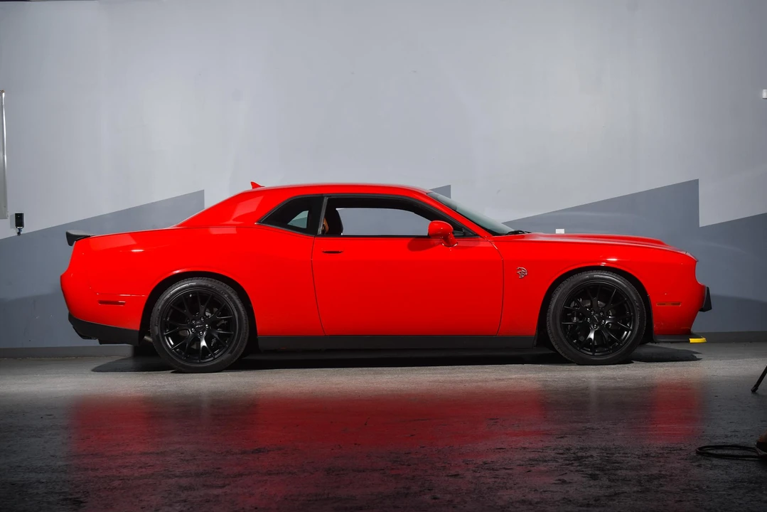 2019 Dodge Challenger SRT Hellcat 3rd Gen - Image 15 of 31