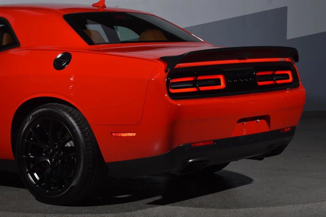 2019 Dodge Challenger SRT Hellcat 3rd Gen - Image 25 of 31