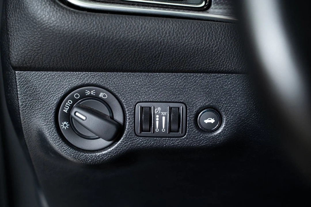 2019 Dodge Challenger SRT Hellcat 3rd Gen - Image 28 of 31