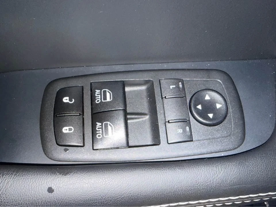 2019 Dodge Challenger SRT Hellcat 3rd Gen - Image 15 of 20