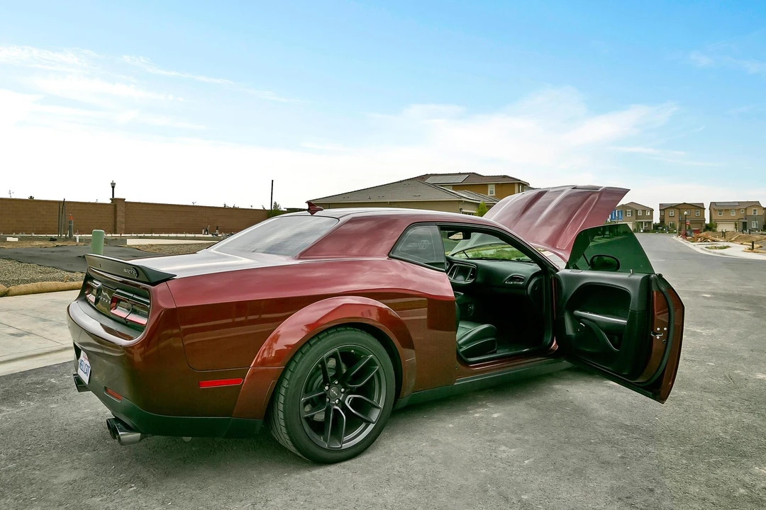 2019 Dodge Challenger SRT Hellcat 3rd Gen - Image 19 of 31