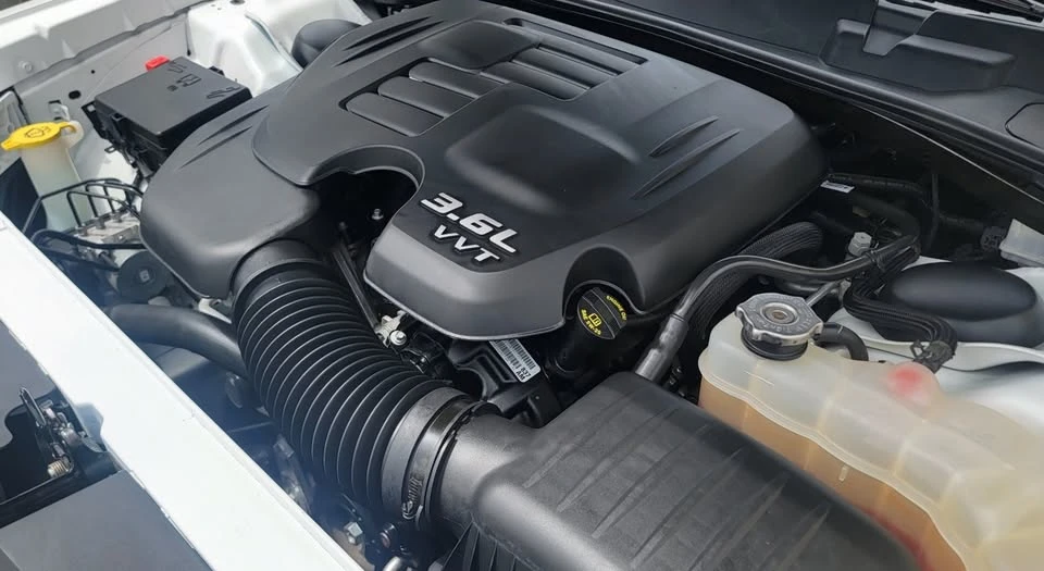 2019 Dodge Challenger 3rd Gen - Image 15 of 19