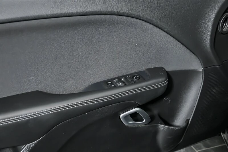 2019 Dodge Challenger 3rd Gen - Image 15 of 28