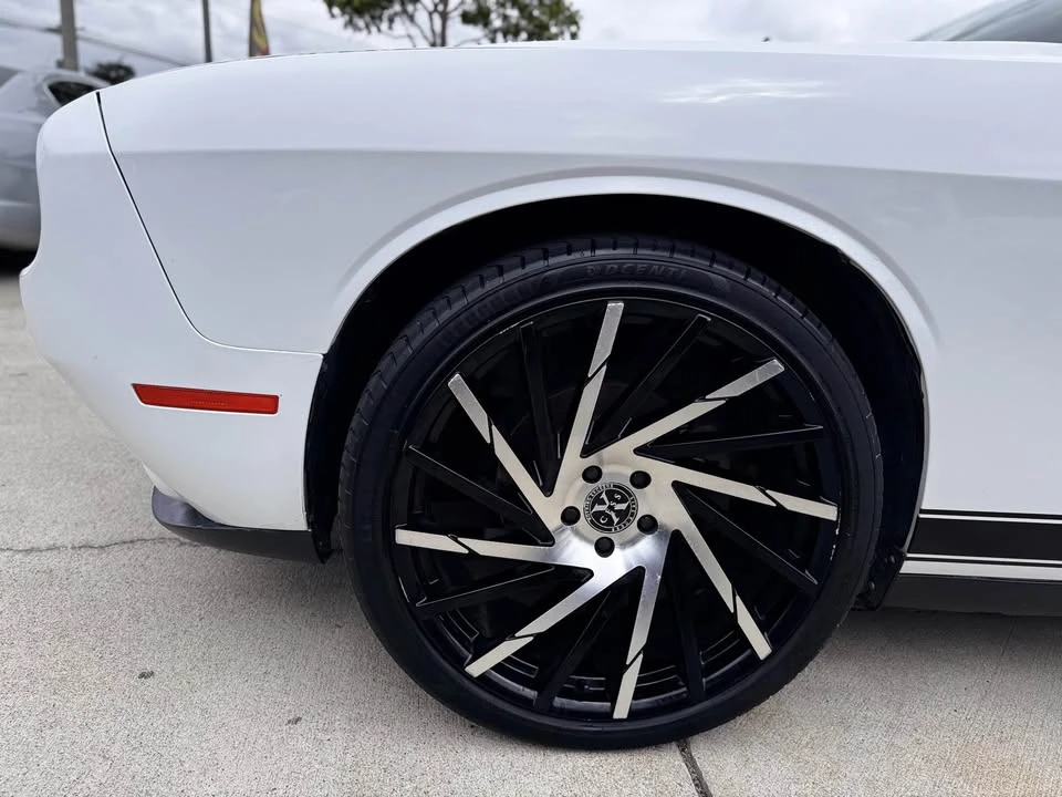 2019 Dodge Challenger - Image 7 of 18