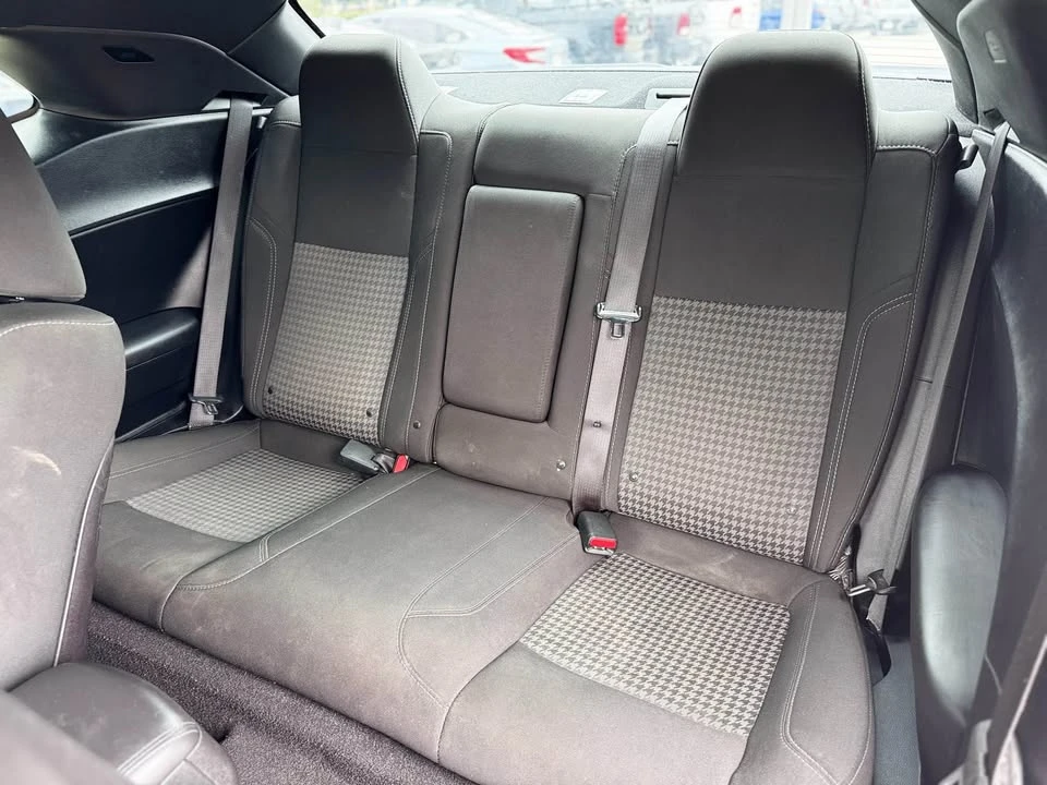 2019 Dodge Challenger - Image 15 of 18