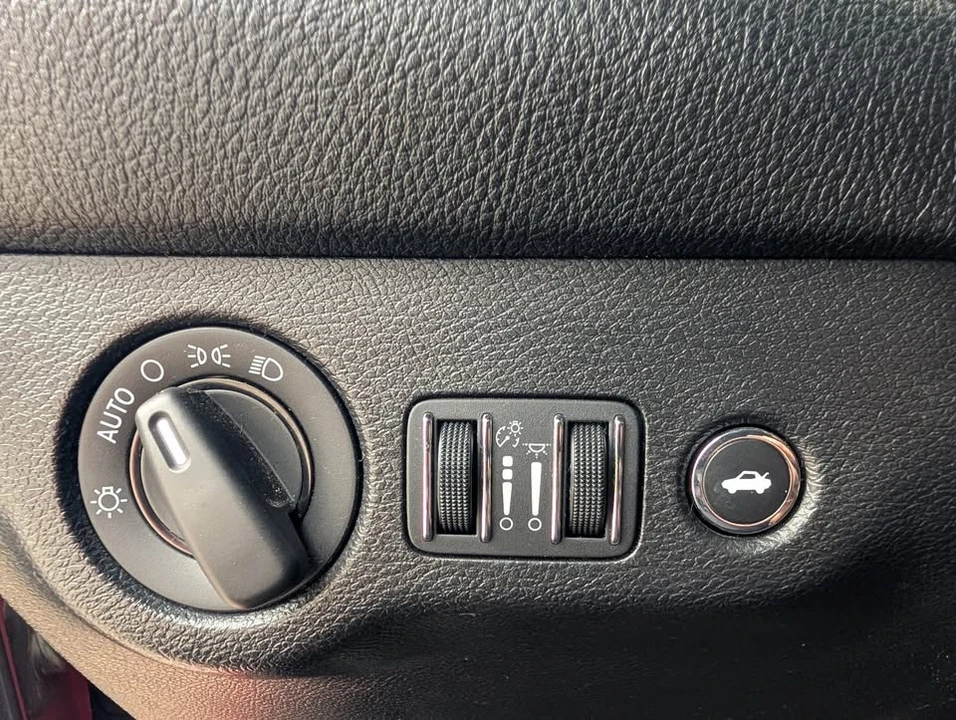 2019 Dodge Challenger 3rd Gen - Image 12 of 13