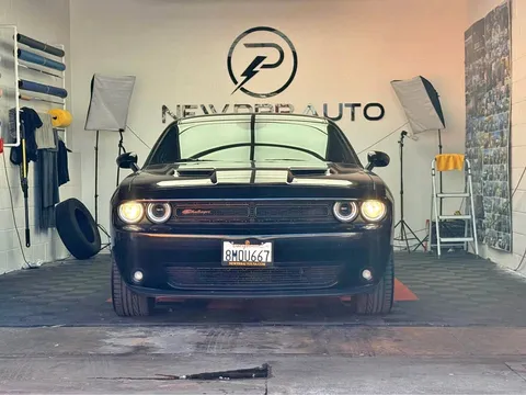 2019 Dodge Challenger SXT Coupe 2D
