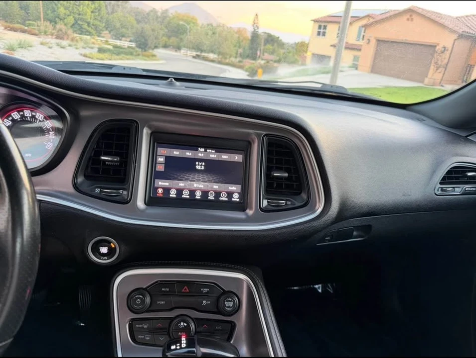 2019 Dodge Challenger 3rd Gen - Image 10 of 15