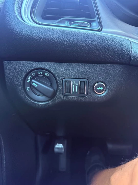 2019 Dodge Challenger 3rd Gen - Image 15 of 16