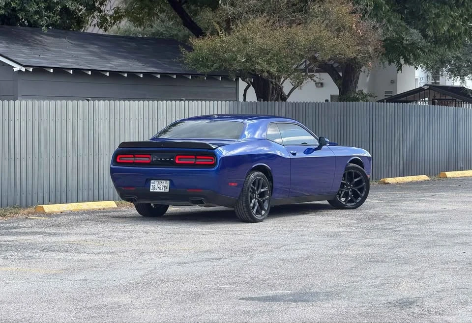 2019 Dodge Challenger 3rd Gen - Image 5 of 10