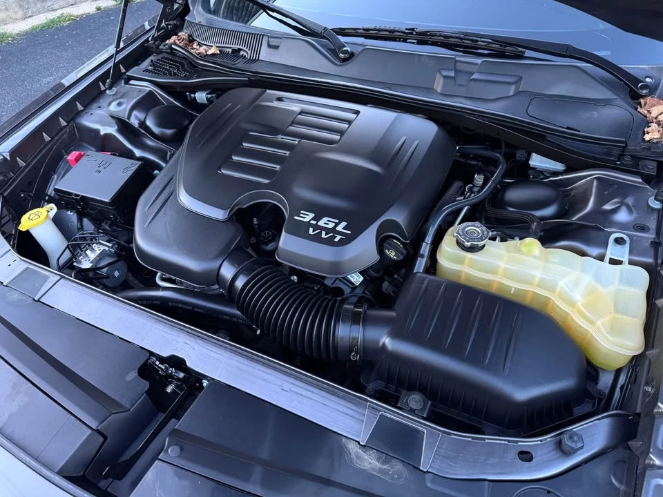 2019 Dodge Challenger 3rd Gen - Image 14 of 15