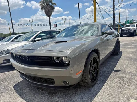 2019 Dodge Challenger V6 RWD SRT