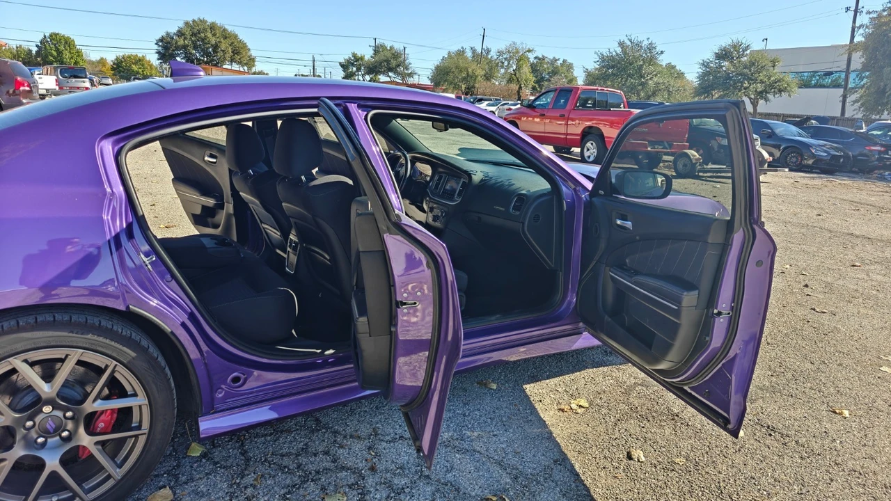 2019 Dodge Charger 7th Gen - Image 14 of 21