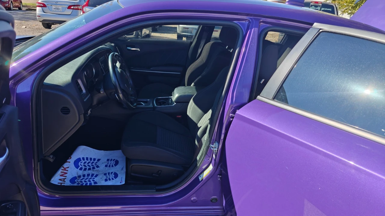 2019 Dodge Charger 7th Gen - Image 12 of 21