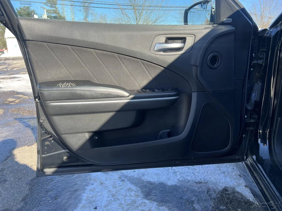 2019 Dodge Charger 7th Gen - Image 11 of 12