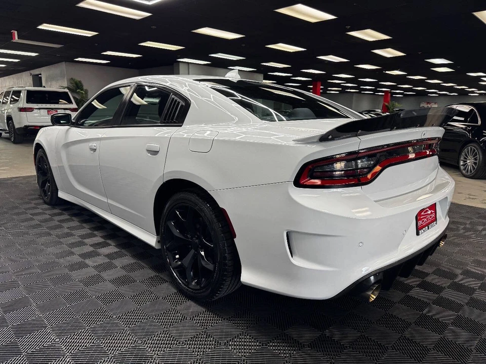 2019 Dodge Charger 7th Gen - Image 9 of 12
