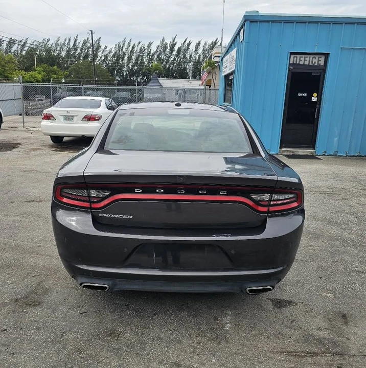 2019 Dodge Charger 7th Gen - Image 15 of 18