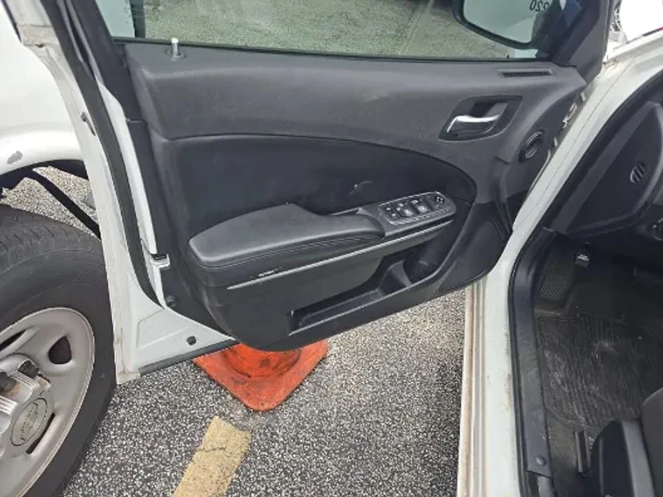 2019 Dodge Charger 7th Gen - Image 9 of 13
