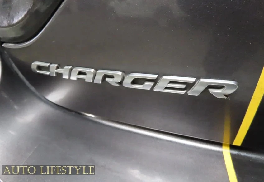 2019 Dodge Charger 7th Gen - Image 18 of 31