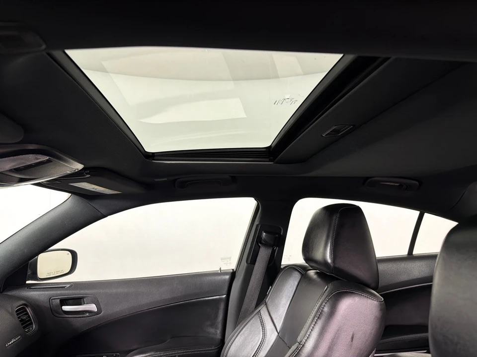 2019 Dodge Charger 7th Gen - Image 13 of 26