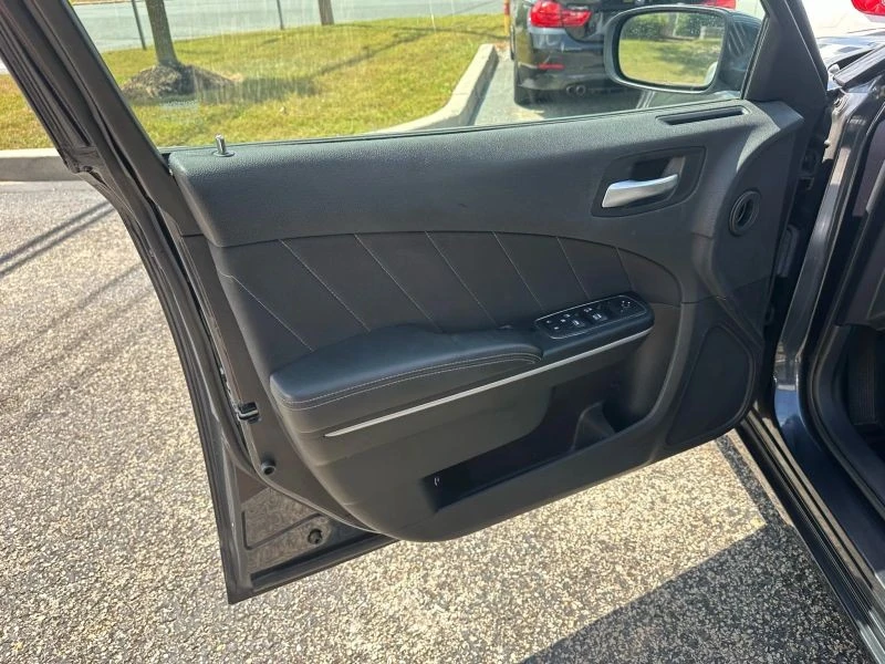 2019 Dodge Charger 8th Gen - Image 9 of 12