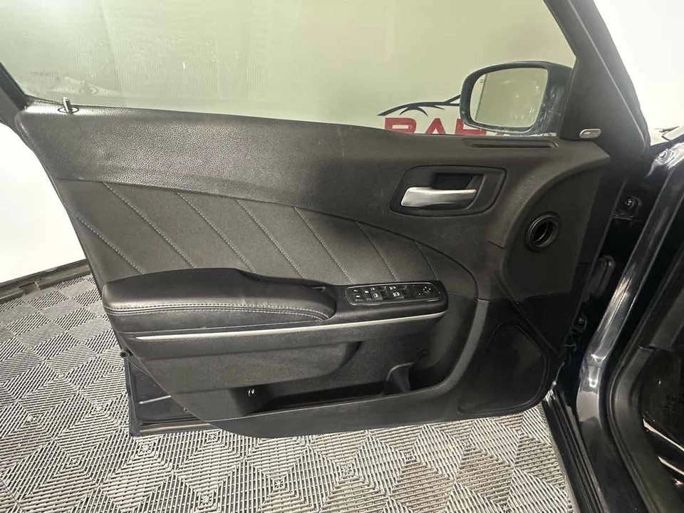 2019 Dodge Charger 7th Gen - Image 15 of 21