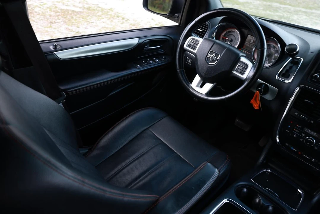 2019 Dodge Caravan - Image 20 of 21