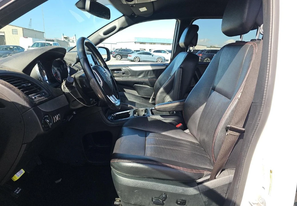 2019 Dodge Caravan - Image 9 of 12