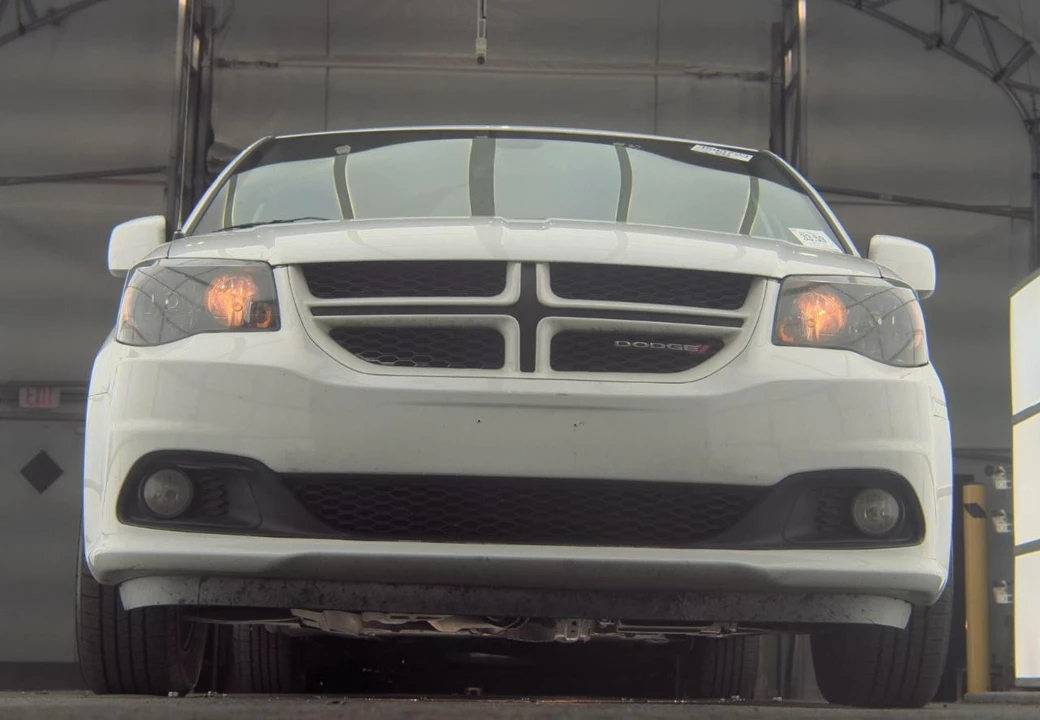 2019 Dodge Caravan - Image 3 of 12