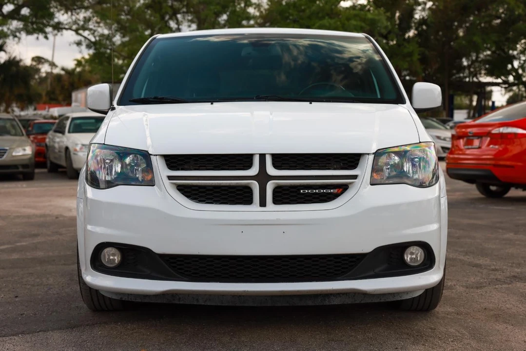 2019 Dodge Caravan - Image 17 of 21