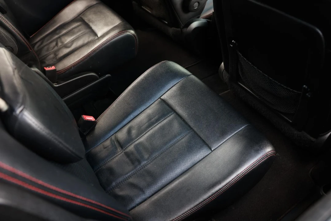 2019 Dodge Caravan - Image 12 of 21