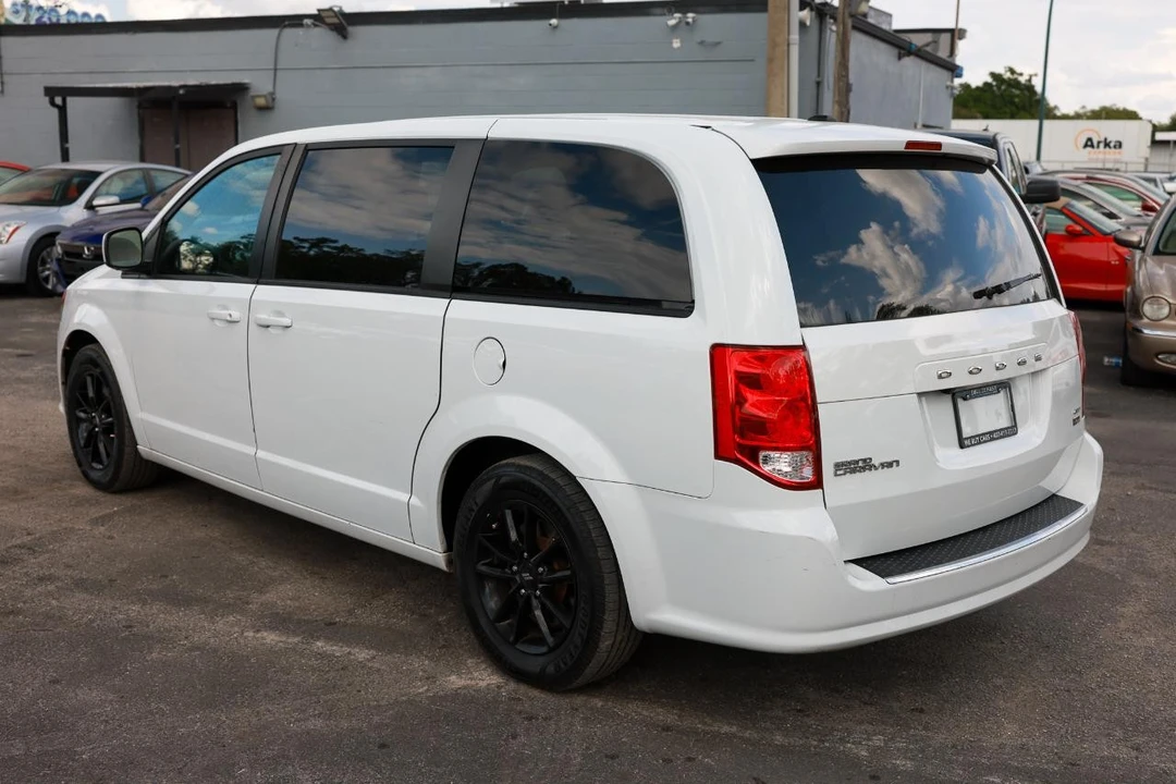 2019 Dodge Caravan - Image 5 of 21