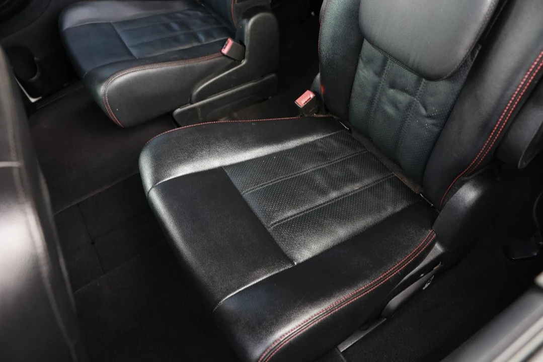 2019 Dodge Caravan - Image 10 of 21