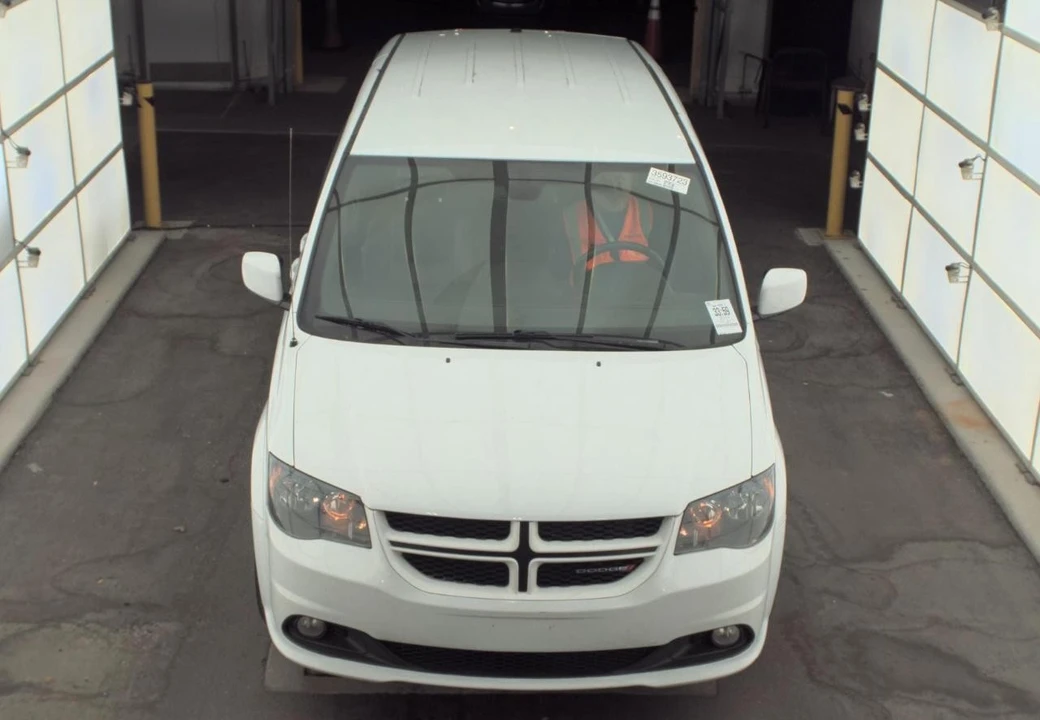 2019 Dodge Caravan - Image 2 of 12