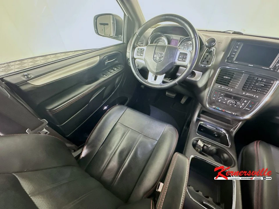 2019 Dodge Caravan - Image 9 of 21