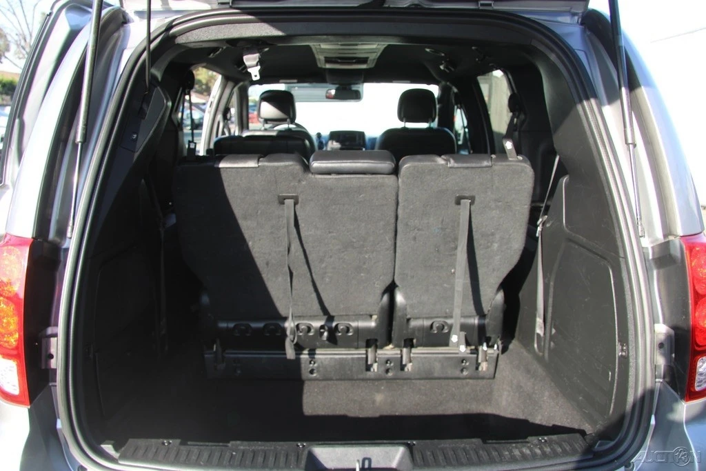 2019 Dodge Caravan - Image 20 of 21
