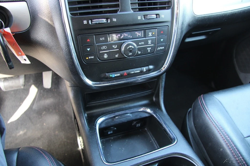 2019 Dodge Caravan - Image 18 of 21