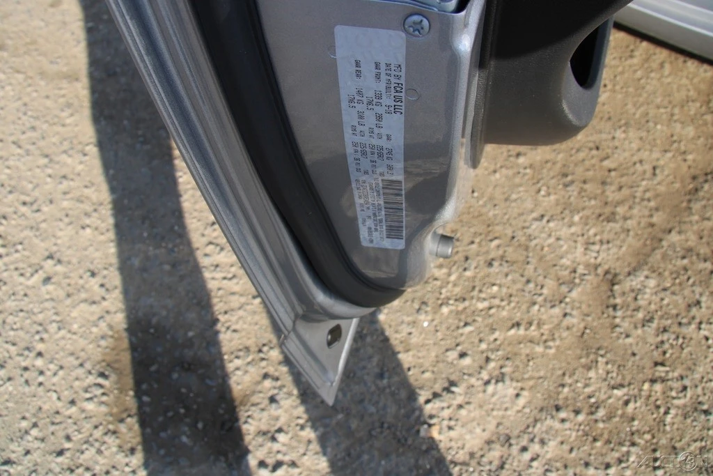 2019 Dodge Caravan - Image 11 of 21