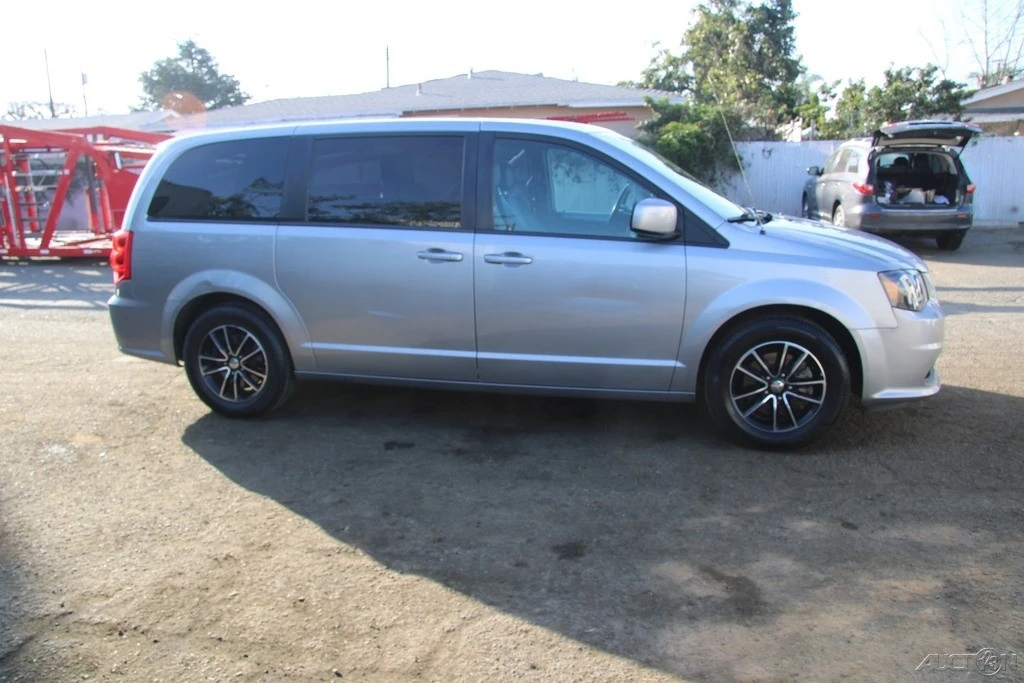 2019 Dodge Caravan - Image 7 of 21