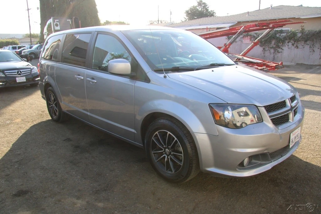 2019 Dodge Caravan - Image 8 of 21