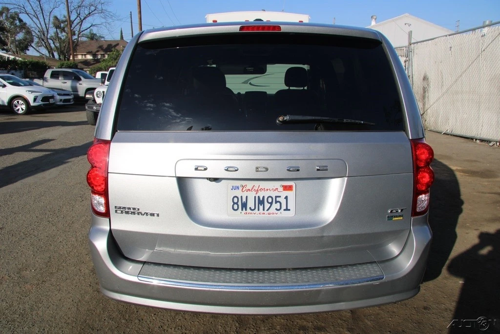 2019 Dodge Caravan - Image 5 of 21