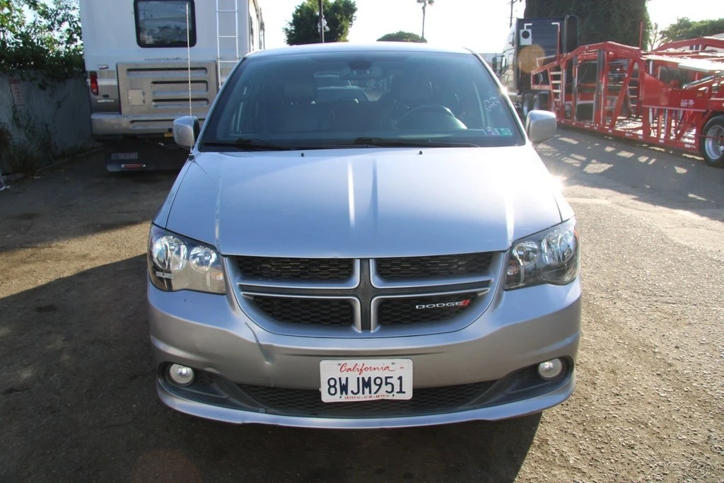 2019 Dodge Caravan - Image 10 of 21