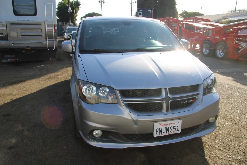 2019 Dodge Caravan - Image 9 of 21