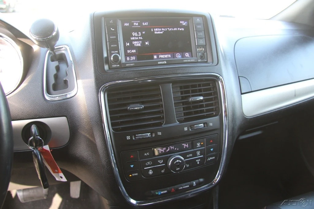 2019 Dodge Caravan - Image 17 of 21